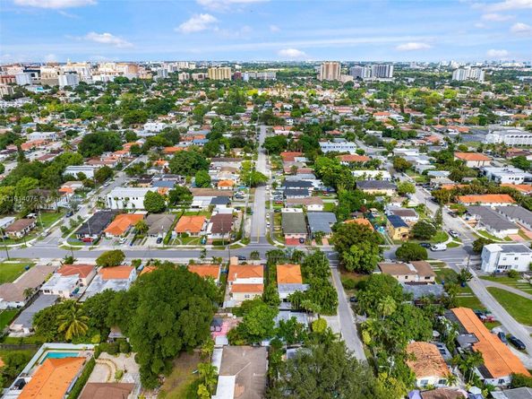 2820 SW 33rd Ct, Miami FL 33133