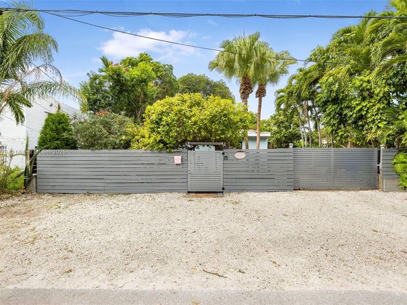 2820 SW 33rd Ct, Miami FL 33133