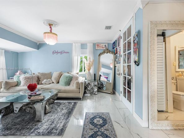 2820 SW 33rd Ct, Miami FL 33133