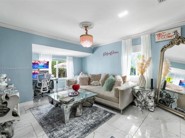 2820 SW 33rd Ct, Miami FL 33133