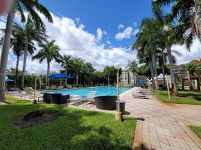 9320 Fontainebleau Blvd 510, Miami FL 33172