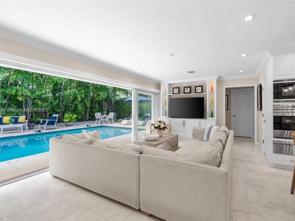 1360 Mendavia Ave, Coral Gables FL 33146