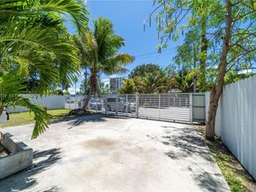 235 NW 59th St, Miami FL 33127