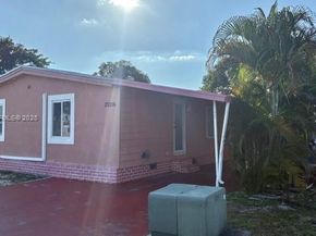 20216 NW 52 Pll, Miami Gardens FL 33612