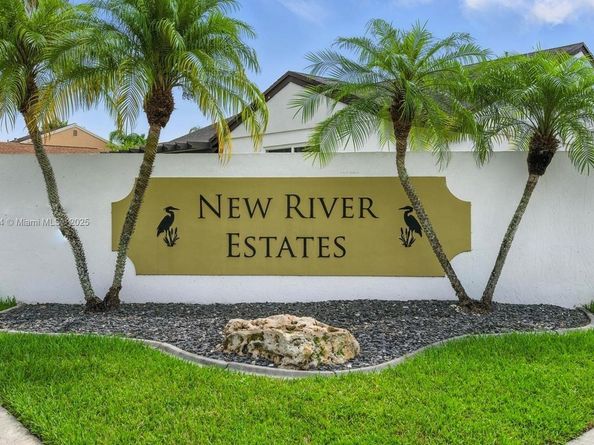 1357 SW 151st Ter, Sunrise FL 33326