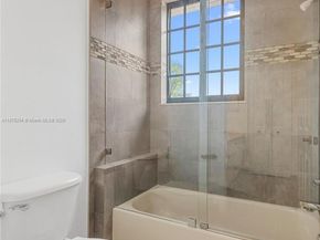 1559 Passion Vine Cir 72, Weston FL 33326