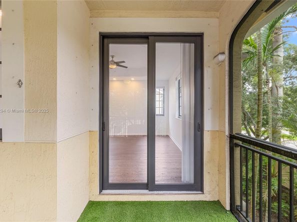 1559 Passion Vine Cir 72, Weston FL 33326