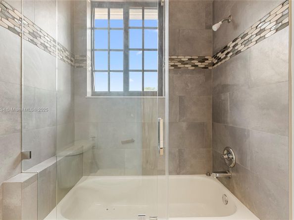 1559 Passion Vine Cir 72, Weston FL 33326