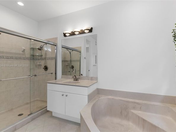 1559 Passion Vine Cir 72, Weston FL 33326