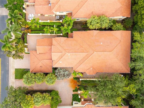 1559 Passion Vine Cir 72, Weston FL 33326