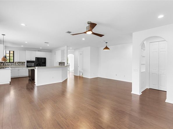 1559 Passion Vine Cir 72, Weston FL 33326