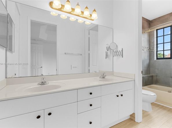 1559 Passion Vine Cir 72, Weston FL 33326