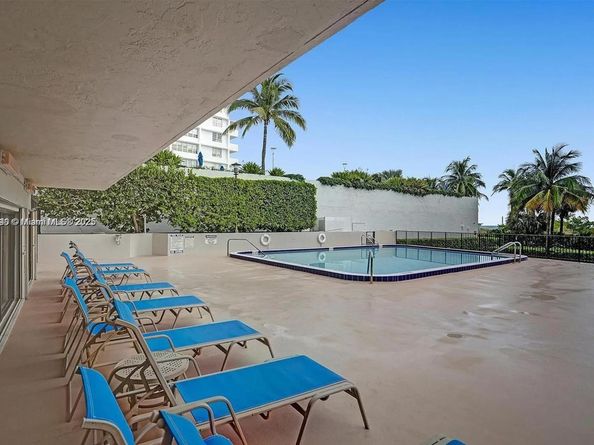 1621 Collins Ave 705, Miami Beach FL 33139