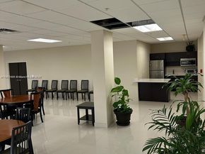 1621 Collins Ave 705, Miami Beach FL 33139
