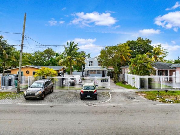 1236 NW 28th St, Miami FL 33142