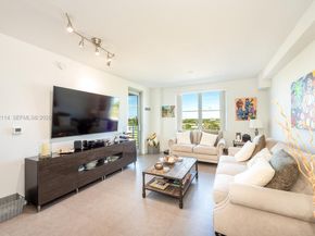 1830 Radius Dr 709, Hollywood FL 33020