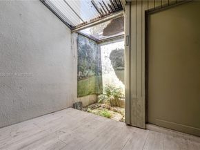 7010 SW 66th Ave 25, South Miami FL 33143