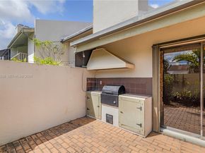 7010 SW 66th Ave 25, South Miami FL 33143