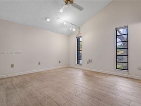 7010 SW 66th Ave 25, South Miami FL 33143