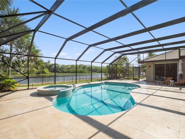 146 Dockside Cir, Weston FL 33327