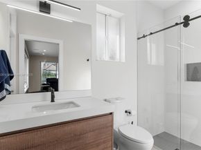146 Dockside Cir, Weston FL 33327