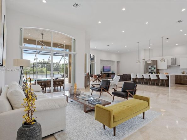 146 Dockside Cir, Weston FL 33327