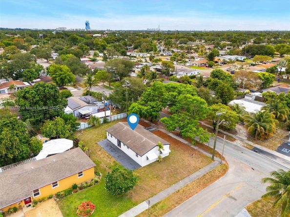 1920 N 66th Ave, Hollywood FL 33024