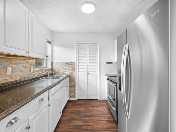 1920 N 66th Ave, Hollywood FL 33024