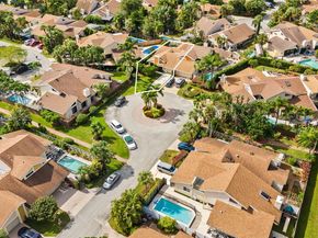 7665 Sierra Dr W, Boca Raton FL 33433