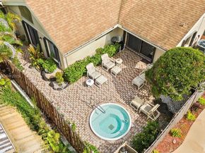 7665 Sierra Dr W, Boca Raton FL 33433