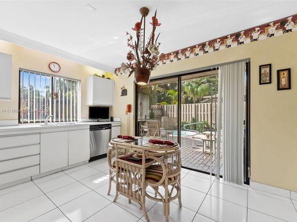 7665 Sierra Dr W, Boca Raton FL 33433