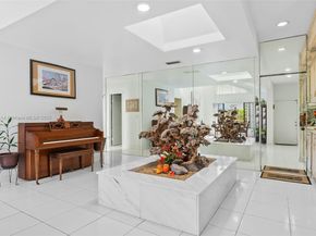 7665 Sierra Dr W, Boca Raton FL 33433