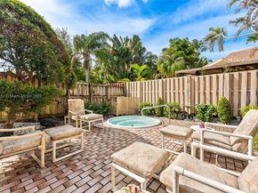 7665 Sierra Dr W, Boca Raton FL 33433