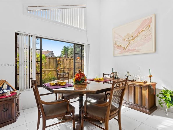 7665 Sierra Dr W, Boca Raton FL 33433