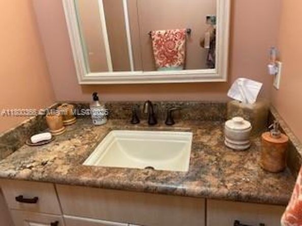 5284 NE 18th Terrace, Fort Lauderdale FL 33308