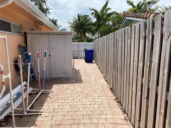 5284 NE 18th Terrace, Fort Lauderdale FL 33308