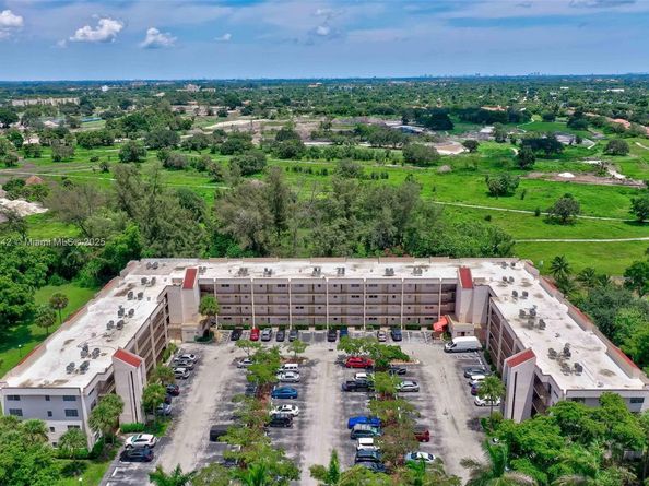 2571 Aragon Blvd 220, Sunrise FL 33322