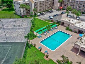 2571 Aragon Blvd 220, Sunrise FL 33322