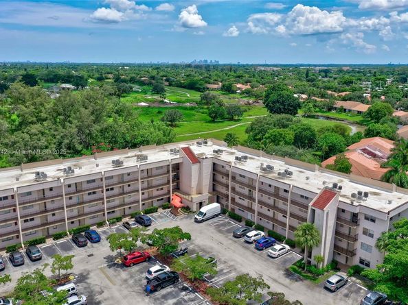2571 Aragon Blvd 220, Sunrise FL 33322