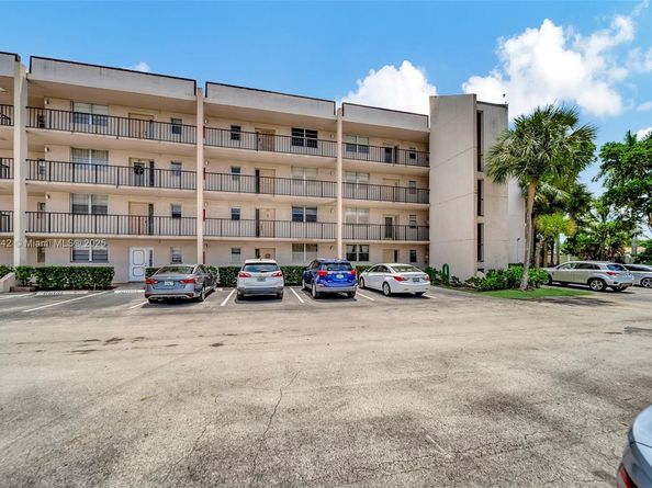 2571 Aragon Blvd 220, Sunrise FL 33322