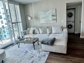 950 Brickell Bay Dr 1905, Miami FL 33131