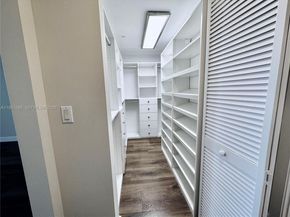 950 Brickell Bay Dr 1905, Miami FL 33131