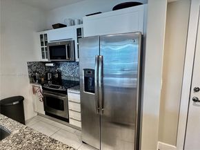 950 Brickell Bay Dr 1905, Miami FL 33131