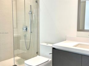 851 NE 1st Ave 412, Miami FL 33132