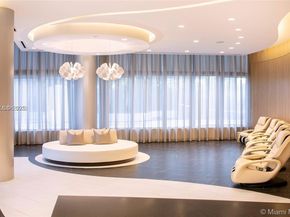 851 NE 1st Ave 412, Miami FL 33132