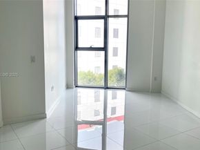 851 NE 1st Ave 412, Miami FL 33132