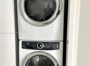 851 NE 1st Ave 412, Miami FL 33132