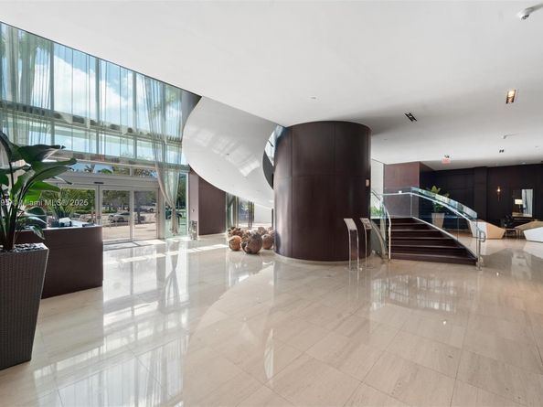 900 Biscayne Blvd 702, Miami FL 33132