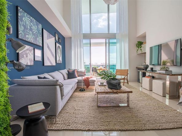 900 Biscayne Blvd 702, Miami FL 33132