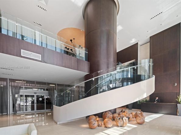 900 Biscayne Blvd 702, Miami FL 33132